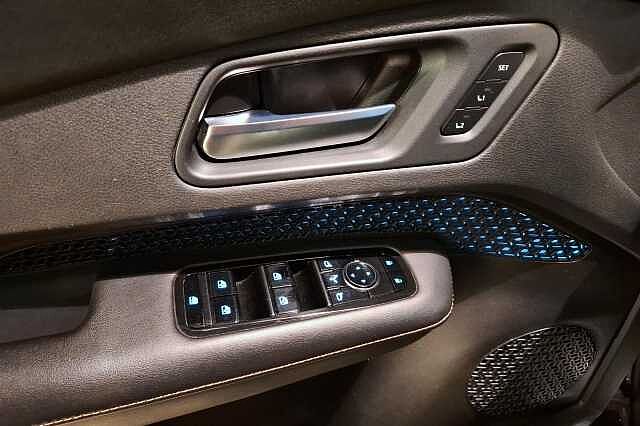 Nissan Ariya EVOLVE, e-4ORCE, Panorama, HUD, Matrix+++